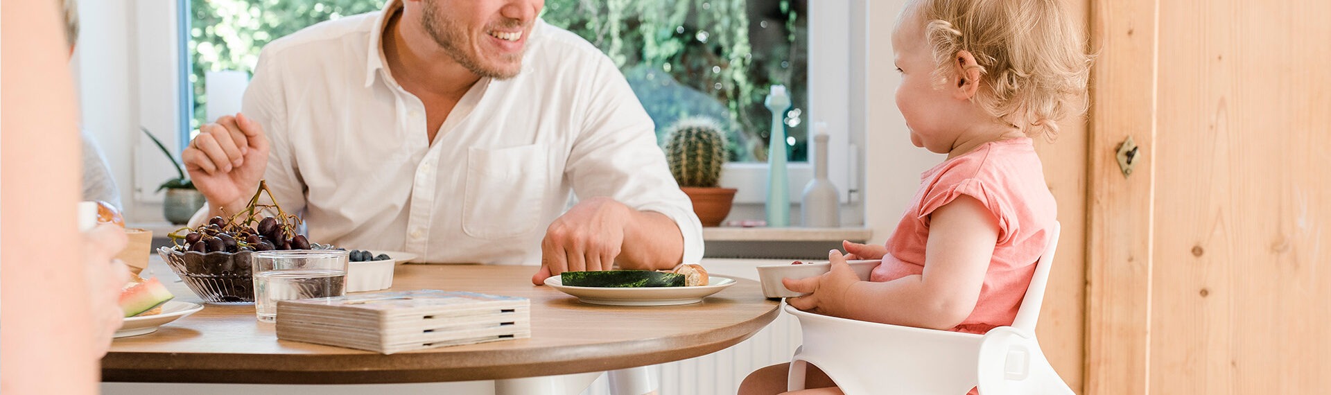 Evomove Nomi Hochstuhl Header 2023