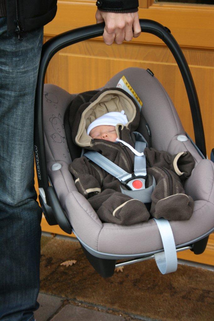 BMS Fleeceoverall Moodbild Babyschale